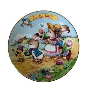 1993 Avon “Easter Parade” Decorative Porcelain Plate With 22k Gold Trim Vintage